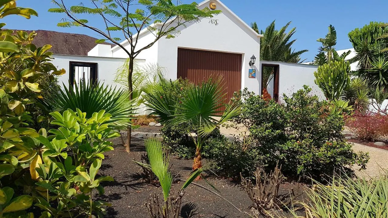 Lovely Villa Nico Playa Blanca, Hot Tub, Communal Pool