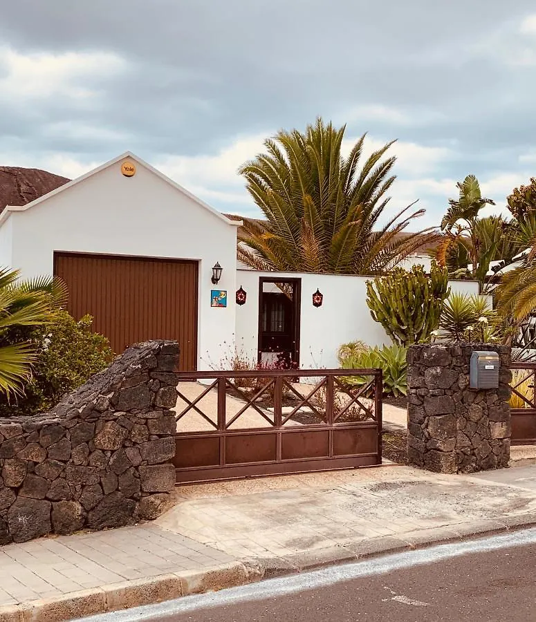 Lovely Villa Nico Playa Blanca, Hot Tub, Communal Pool 플라야블랑카