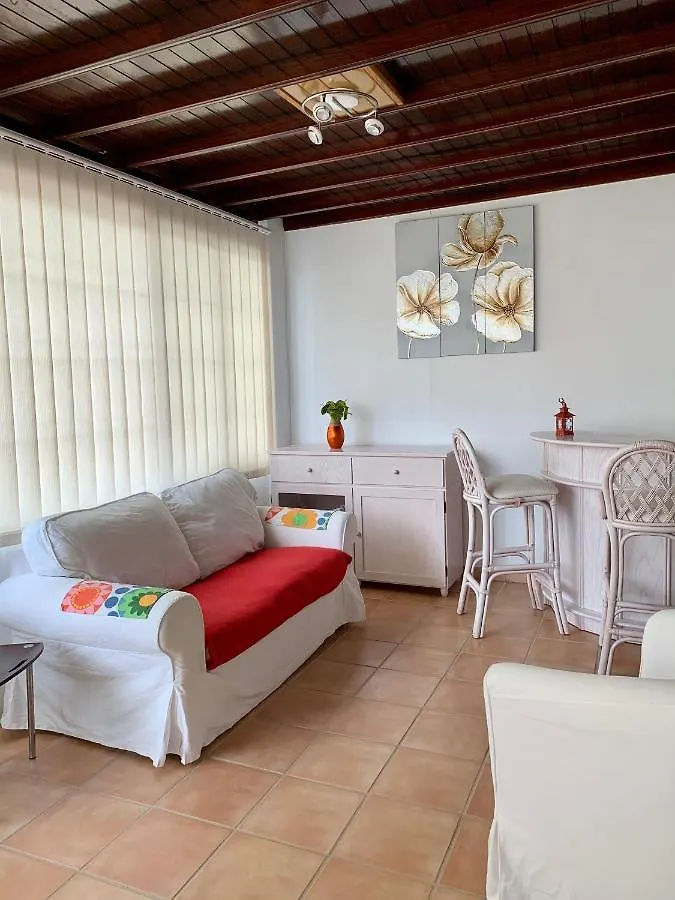 Lovely Villa Nico Playa Blanca, Hot Tub, Communal Pool  플라야블랑카