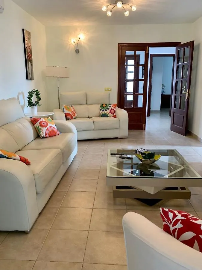 Lovely Villa Nico Playa Blanca, Hot Tub, Communal Pool