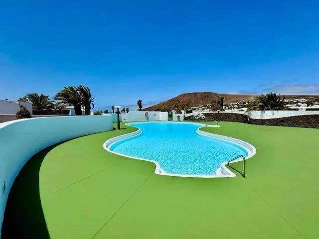 Lovely Villa Nico Playa Blanca, Hot Tub, Communal Pool 0*, 플라야블랑카